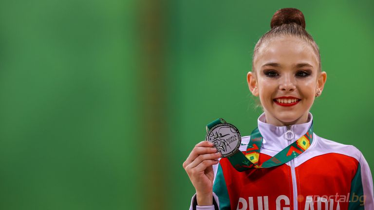 Стилияна Николова с нови два сребърни медала от Световното в София