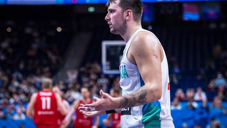 Суперзвездата на словенския национален отбор по баскетбол Лука Дончич пое
