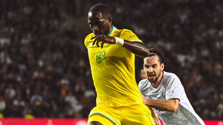 Карабах нанесе тежка загуба на Нант в сблъсъка между двата