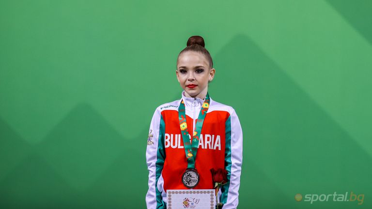 Националните състезателки по художествена гимнастика Стилияна Николова и Ева Брезалиева