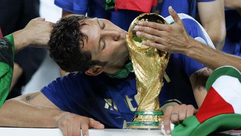  Матераци пред Sportal.bg: Стоичков е популярен! Топката тежеше 10 кг, когато бих дузпата против Франция 