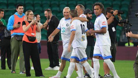 Португалия победи Отбор на света във футболния празник в Лисабон с участието на Стоичков и Балъков