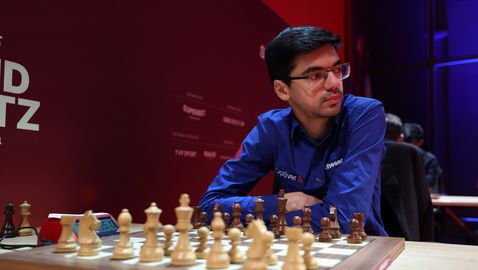  Аниш Гири и Вайшали Рамешбабу се класираха за Турнира на кандидатите 