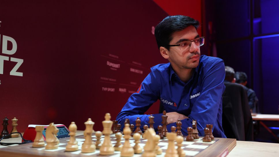 Нидерландският гросмайстор Аниш Гири и една от най силните индийски шахматистки