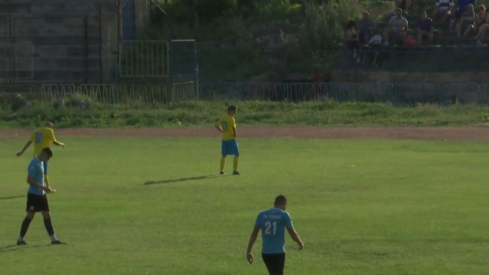 Алекс Георгиев направи резултата 2:0 в полза на Шумен срещу Тополи