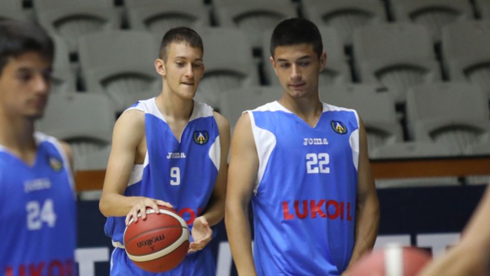 Левски Лукойл с първа тренировка (видео)