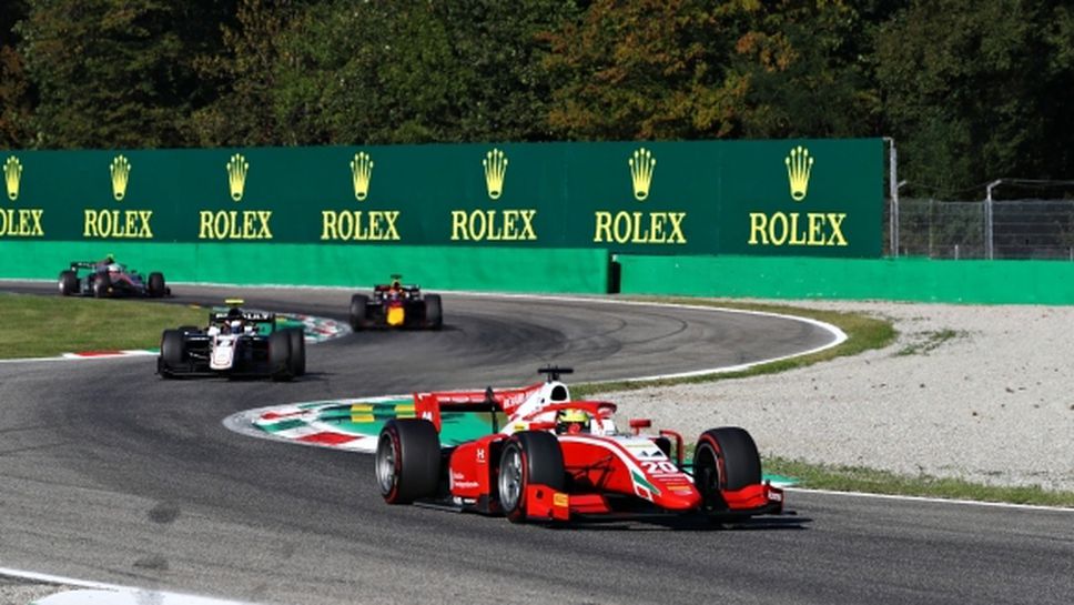 Шумахер с първа победа във Формула 2 след великолепен старт и доза късмет на "Монца"