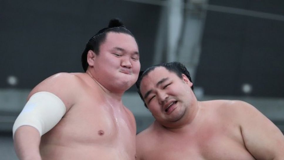 Великите шампиони Хакухо и Какурю ще пропуснат есенния турнир в Токио