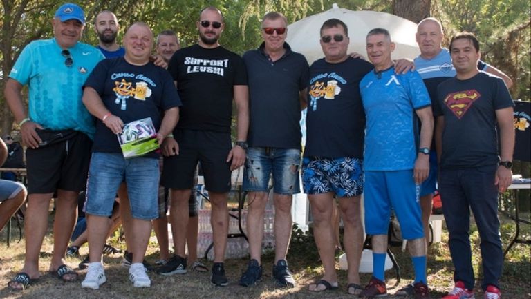 "Синьо лято" благодари на Наско Сираков, близо 500 фенове на Левски взеха участие в турнира