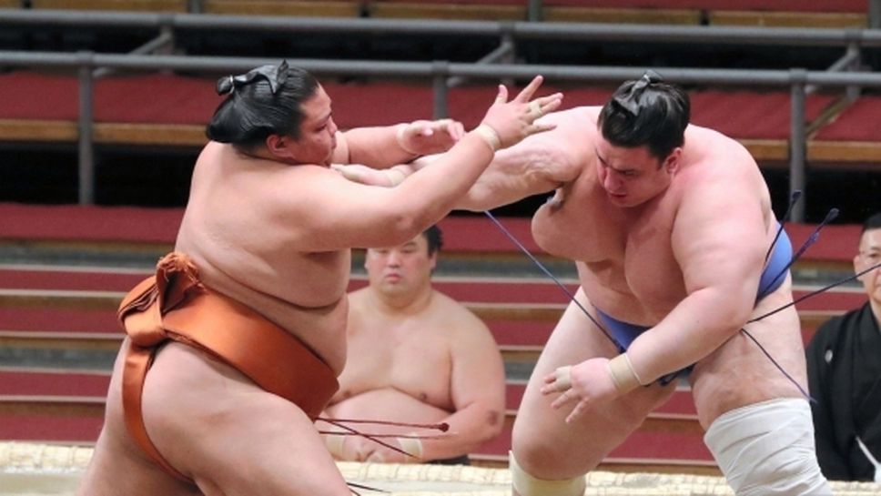Аоияма постигна трета победа на турнира по сумо в Токио