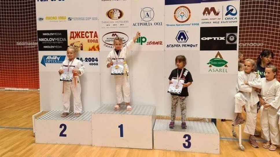 7-годишно момиче от Разград стана абсолютен шампион по джудо