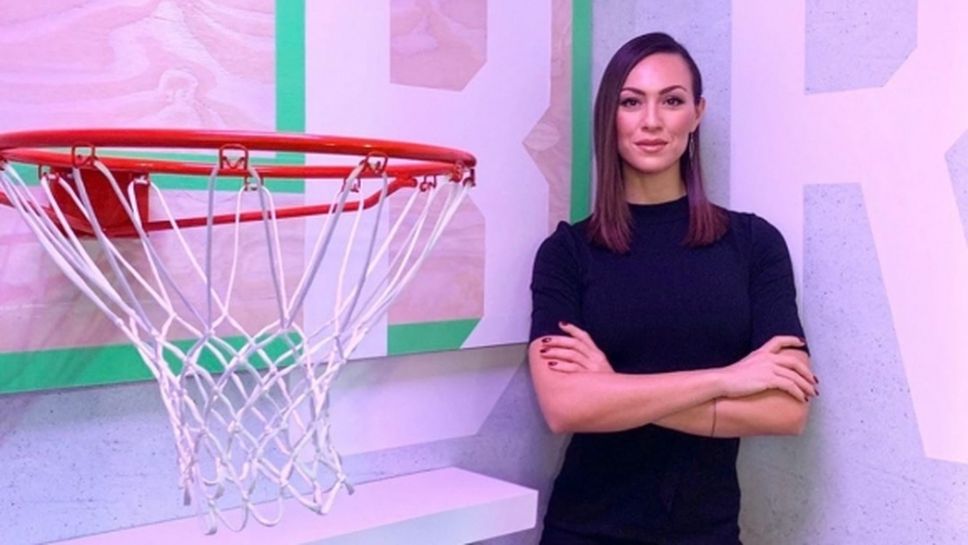 Секси тв водеща събра погледите с гъвкавостта си