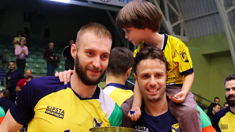 Теди Салпаров пред Sportal.bg: Показваме отново характер и никога не се предаваме