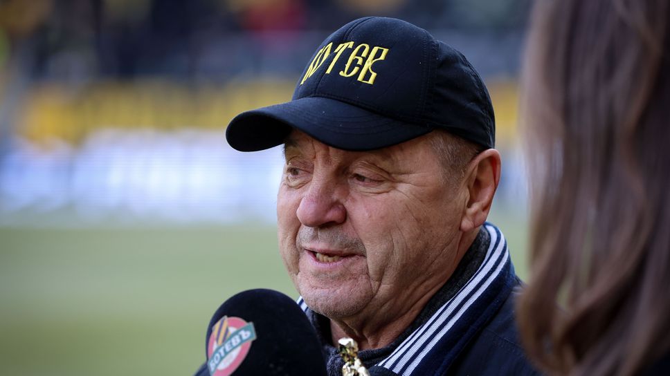 Президентът Петър Стоянов представя автобиографичната книга на Петър Зехтински