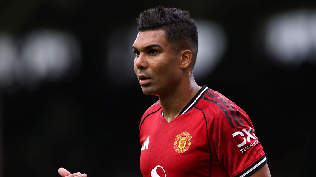 Каземиро може да стане 28-ият футболист, играл заедно с Роналдо и Меси