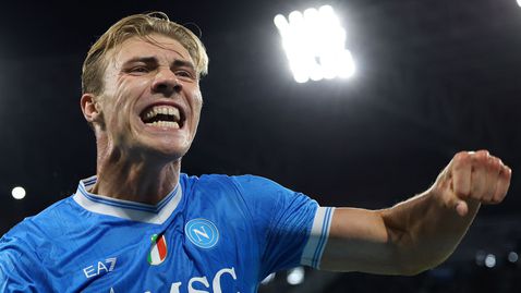 Скоулс: Няма никаква логика в раздялата на Ман Юнайтед с Хойлунд