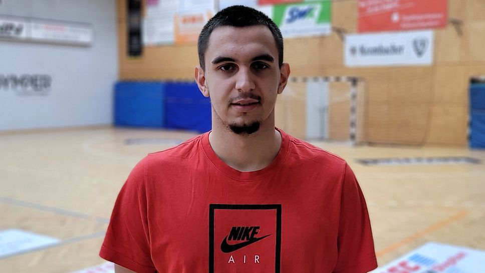 Михаел Иванов се завърна в игра след лечение на контузия и помогна за победа на новия си германски хандбален клуб