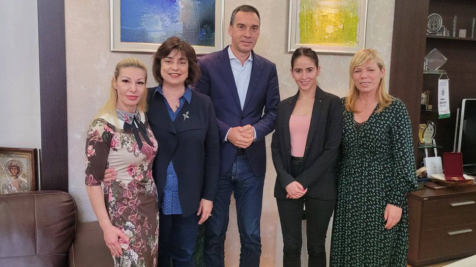 Невяна Владинова и Росина Атанасова на среща в Бургас за Golden Age Gym Festival 2024