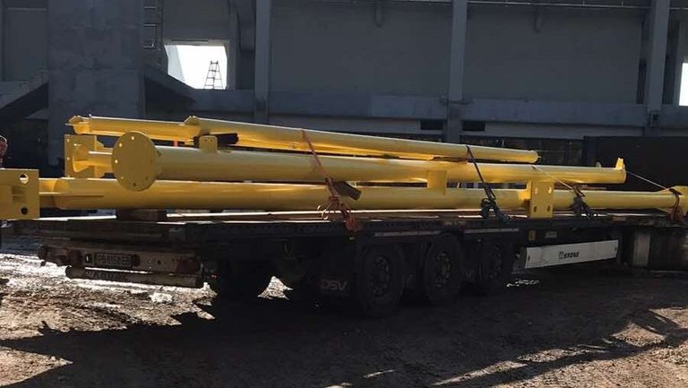 Пристигнаха първите елементи за козирката на стадион Христо Ботев Те