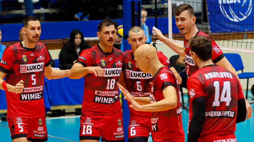 Нефтохимик гони чист успех срещу Аркада за Купата на CEV! Атанас Петров дебютира начело на вицешампионите