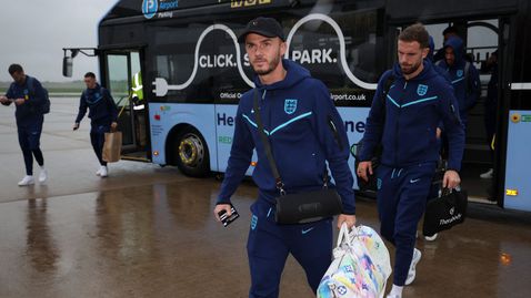  Англичаните отпътуваха към Катар с 