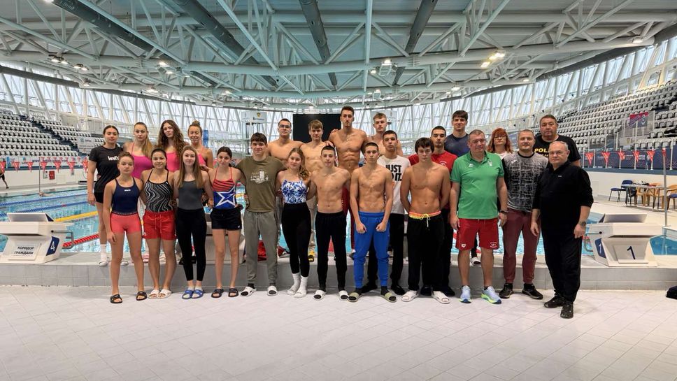 Националните ни отбори по плуване провеждат 20 дневен лагер в Парк