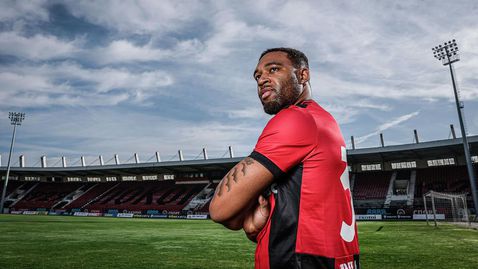 Виза забавя дебюта на Джордан Айб за Локо (София)