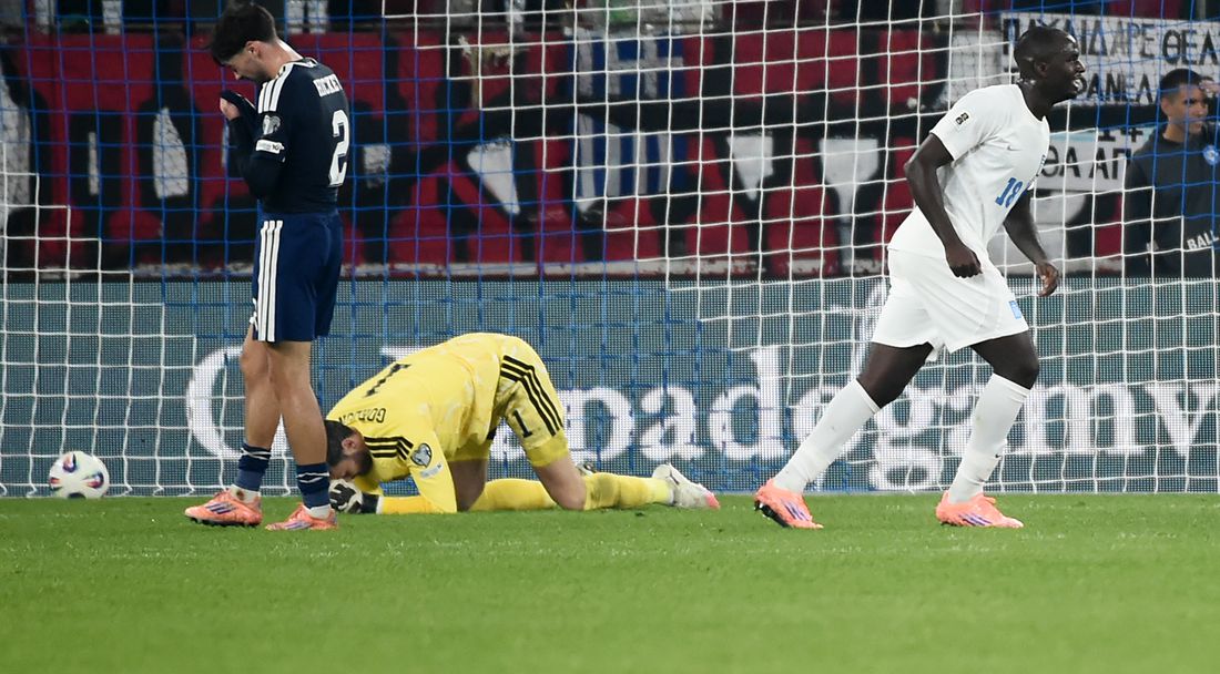 Шотландия загуби в Атина, но получи нова надежда