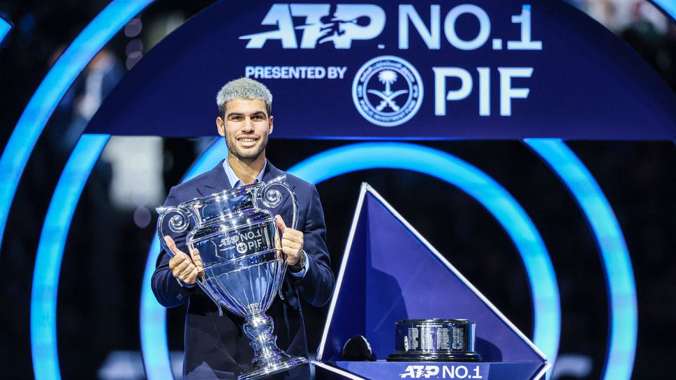 Карлос Алкарас прие своя трофей за завършването на годината като