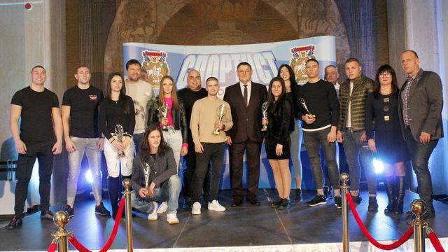 Шампионът по карате Виктор Колев беше избран за спортист на годината на община Шумен