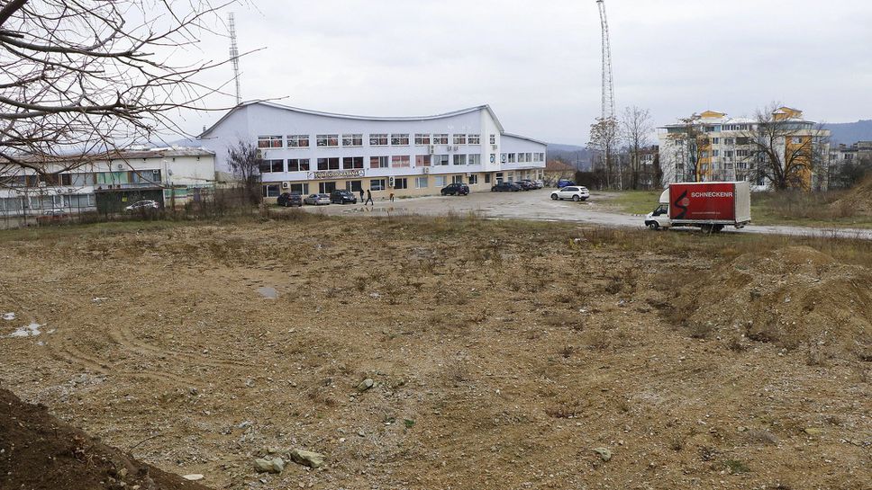 ФИФА финансира изграждането на нов терен във Велико Търново