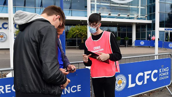 Нови мерки във Висшата лига: футболистите ще бъдат тествани директно в автомобилите си, феновете влизат със сертификати