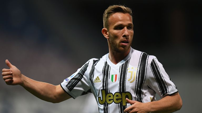  Ювентус пробва да се раздели с Артур, само че има проблем 