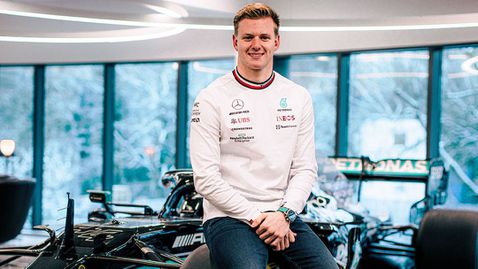  Мерцедес удостовери привличането на Шумахер 