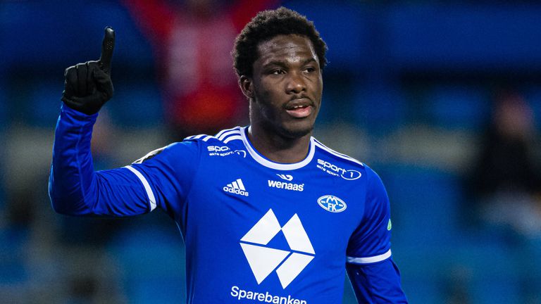 От Челси бързо си намериха нов нападател след тежката контузия