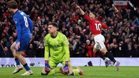 Ман Юнайтед и Борнемут изнесоха спиращо дъха зрелище с осем гола на "Олд Трафорд"