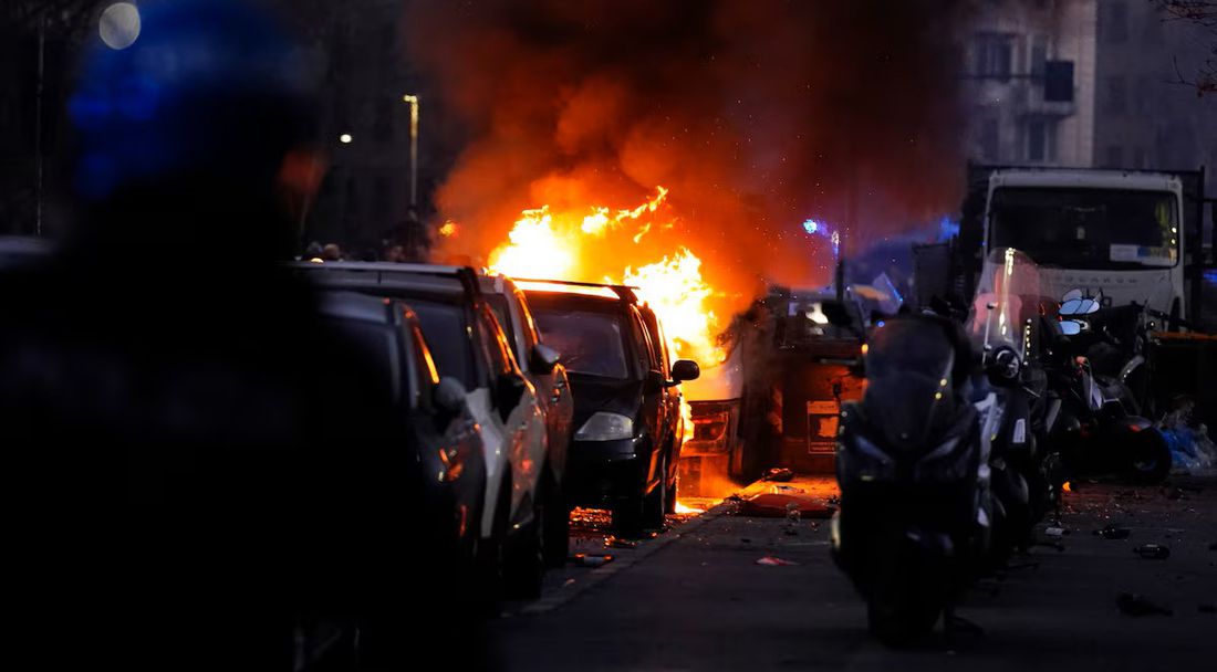 Фенове на Дженоа и Интер вилняха в Генуа