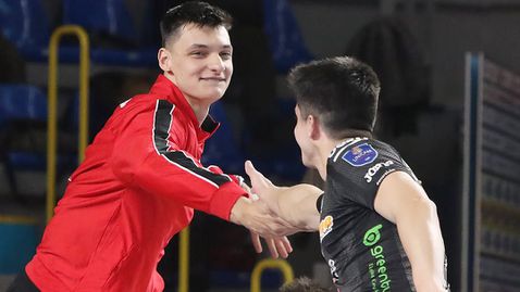 Алекс Николов не игра, но Лубе с важна победа над Милано с 3:2