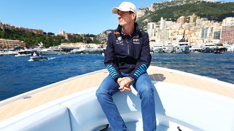  Верстапен отиде на загадка среща с Волф в Сардиния? 