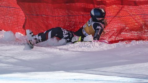 Линдзи Вон падна по време на тренировъчно спускане в Кортина