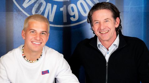 Холщайн (Кил) привлече Джон Толкин