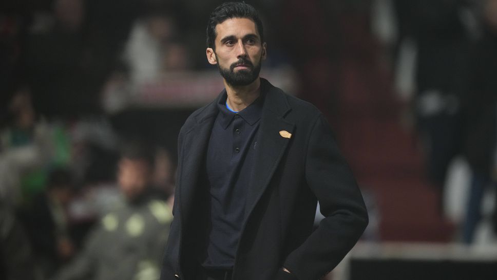 Новият наставник на Реал МадридАлваро Арбелоа говори пред медиите в