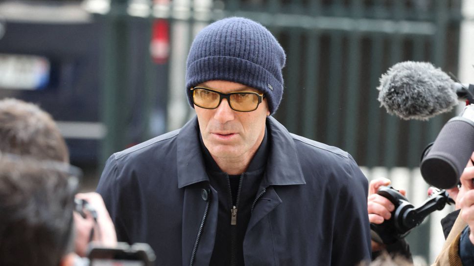 Френската футболна федерация вече работи усилено по привличането на Зинедин