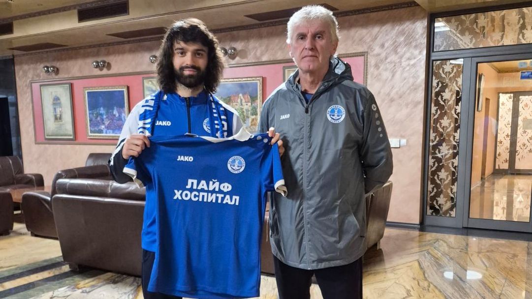 "Акулите" се подсилиха с дефанзивен халф