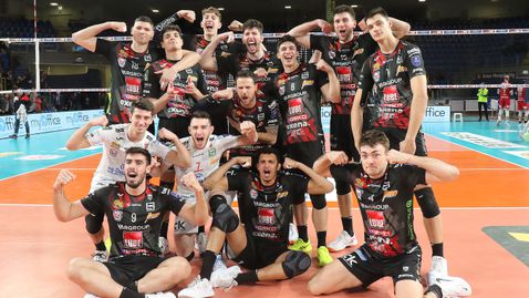 Алекс Николов и Лубе с труден обрат в Италия