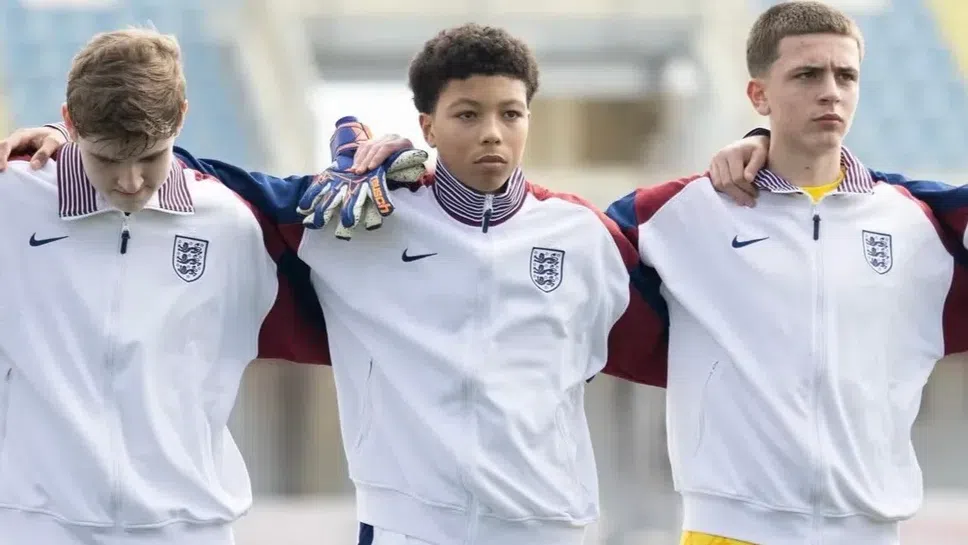 Малкият син на Тиаго Силва Яго дебютира за националния отбор