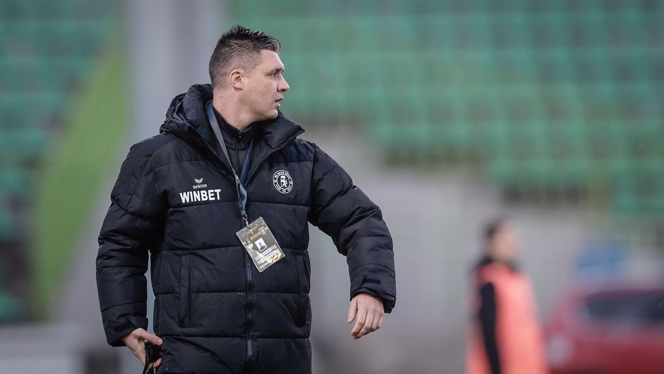 Наставникът на Ботев Враца Тодор Симов говори след равенството на