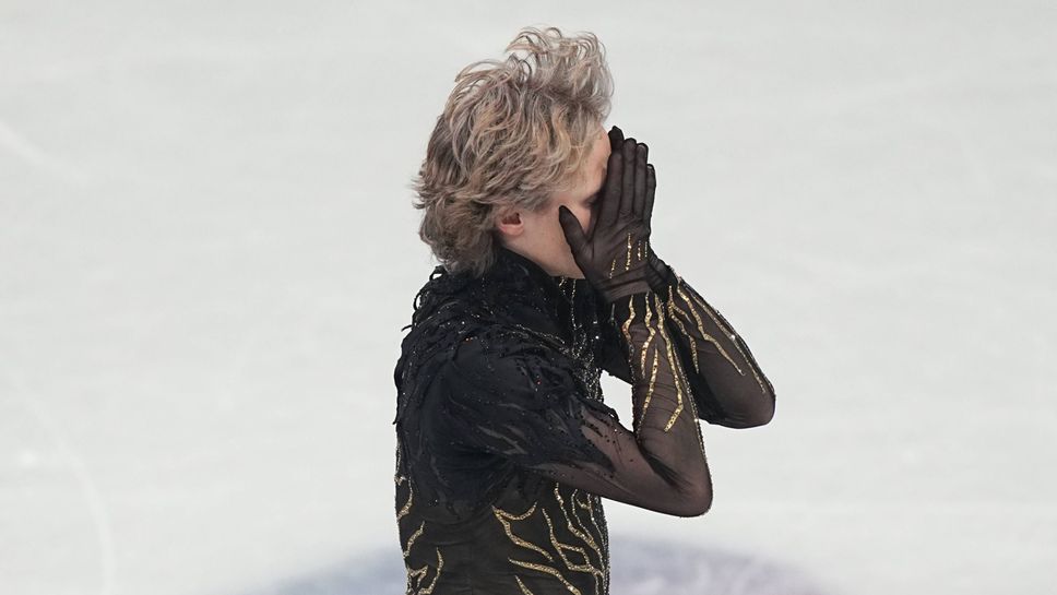 Иля Малинин намекна че води невидими битки в първото си