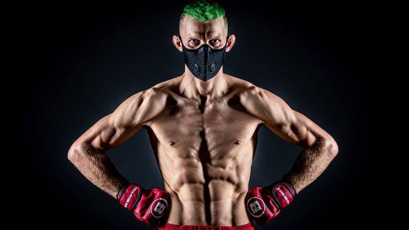 Боец на Bellator спаси изоставено на пътя бебе