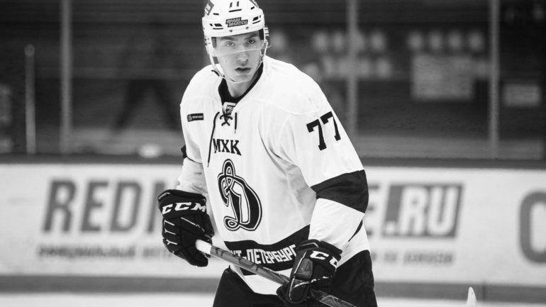 Трагедия! Руски хокеист почина след удар с шайба